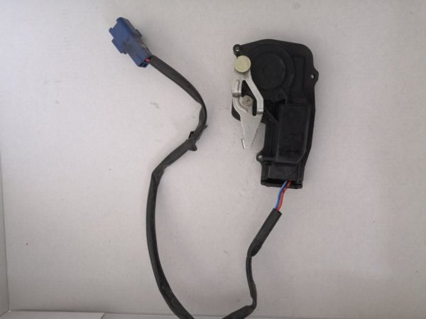 Замок багажника Toyota Vitz NCP10 1999 задний (б/у)