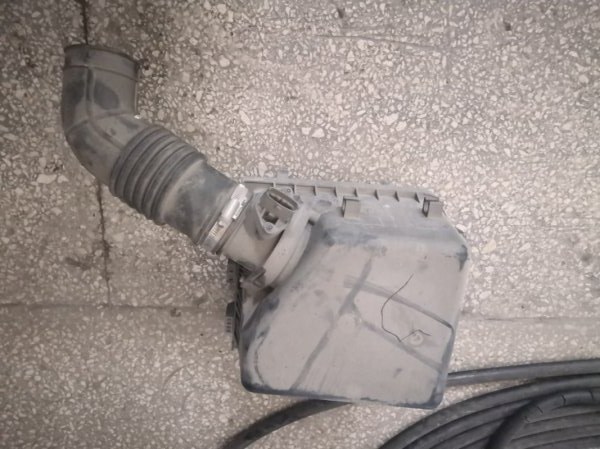 Корпус воздушного фильтра CHERY FORA A21 A21 SQR484 2007 (б/у)