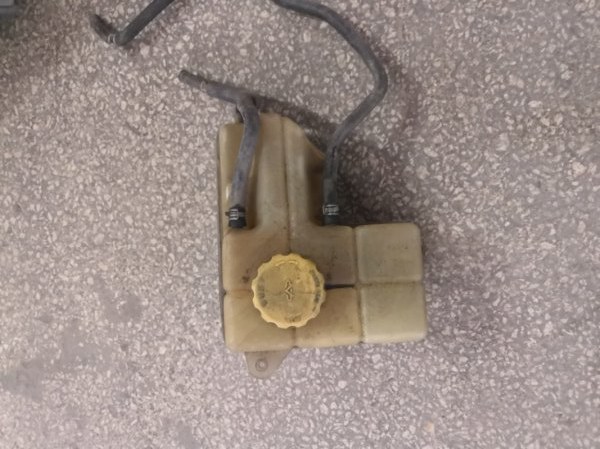 Бачок расширительный CHERY FORA A21 A21 SQR484 2007 передний (б/у)
