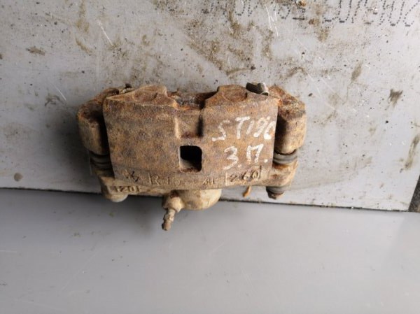 Суппорт TOYOTA CALDINA ST190 1992 задний правый (б/у)