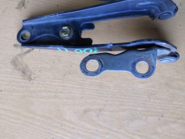 Петля капота TOYOTA COROLLA AE100 1991 передняя правая (б/у)
