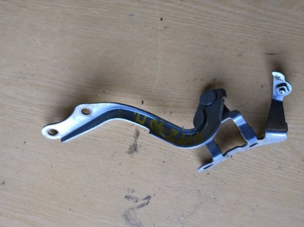 Петля капота TOYOTA VITZ XP90 2005 передняя правая (б/у)