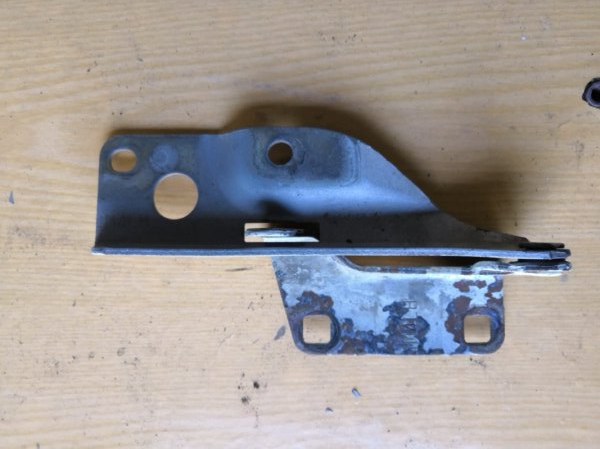 Петля капота NISSAN SUNNY FB15 1998 передняя левая (б/у)