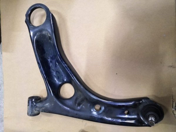 Рычаг подвески CITROEN C1 Р 2008 передний левый (б/у)