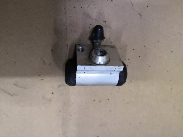 Тормозной цилиндр CITROEN C1 Р 2008 задний (б/у)