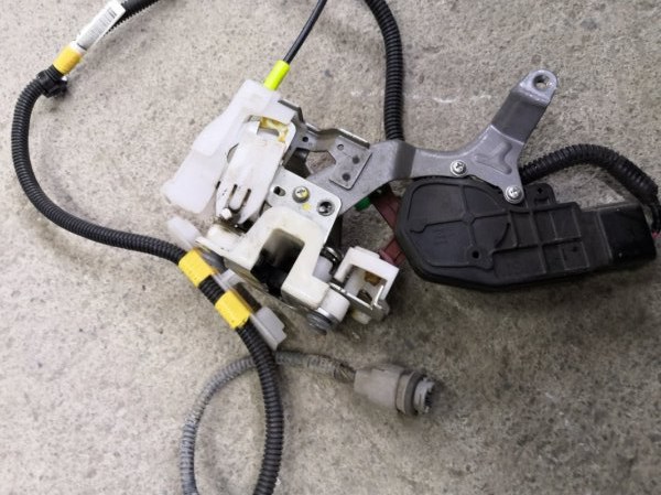 Замок двери CITROEN C1 Р 1KR 2008 задний левый (б/у)