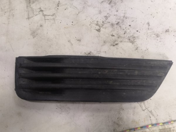 Заглушка бампера FORD FOCUS 2 CB4 2005 передняя правая (б/у)