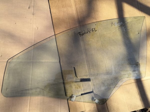 Стекло CHERY BONUS A13 A13 2010 переднее левое (б/у)