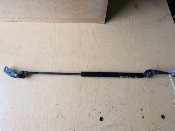 Амортизатор багажника TOYOTA WISH XE10 2003 задний правый (б/у)