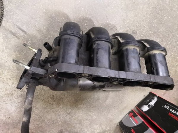 Коллектор впускной TOYOTA AVENSIS T250 1ZZ-FE 2003 (б/у)