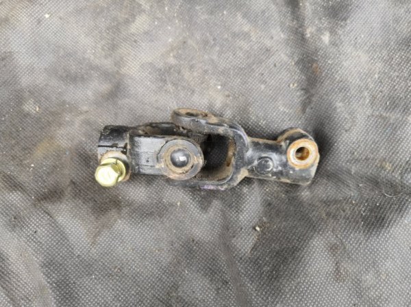 Рулевой карданчик TOYOTA RAV4 XA10 3S-FE 1994 передний (б/у)