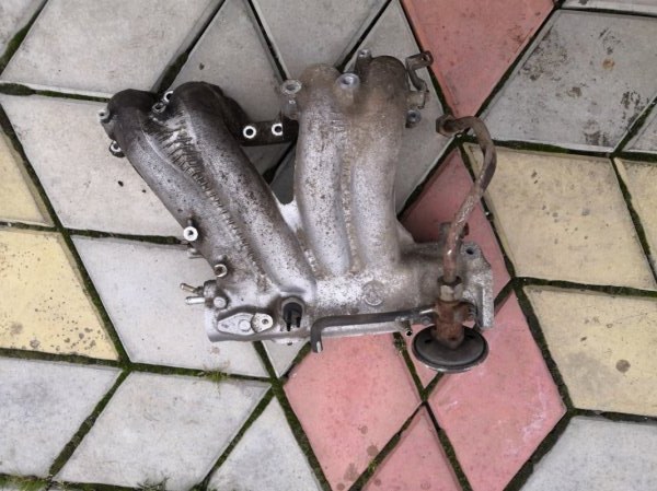 Коллектор впускной TOYOTA RAV4 XU10 3S FE 1995 (б/у)