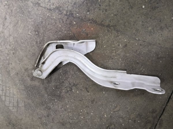 Петля капота HYUNDAI SOLARIS RB 2011 передняя правая (б/у)