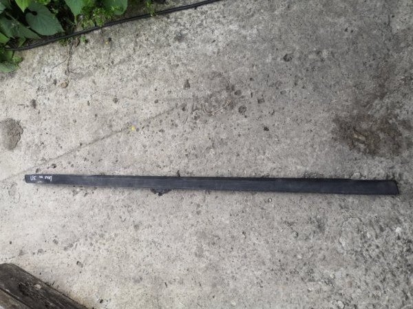 Молдинг стекла MITSUBISHI LANCER 9 CLASSIC CS2A 4G18 2003 задний правый (б/у)