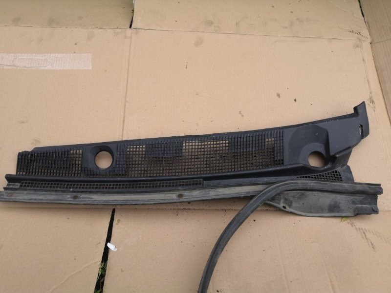 Решетка под лобовое стекло MITSUBISHI LANCER 9 CLASSIC CS2A 4G18 2003 передняя левая (б/у)