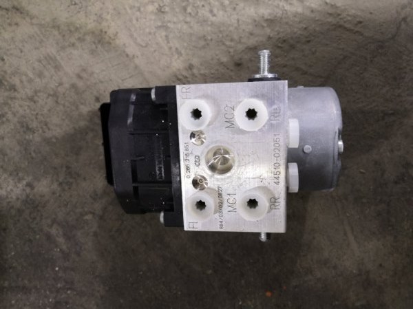Блок abs TOYOTA COROLLA E120 2000 (б/у)