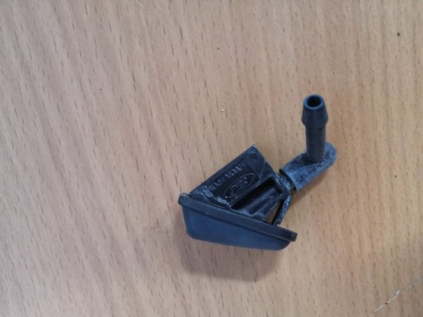 Форсунка омывателя FORD FOCUS 3 CB8 IQDB 2010 (б/у)