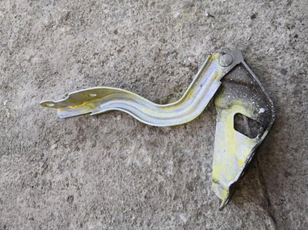 Петля капота HYUNDAI SOLARIS RB G4FC 2011 передняя правая (б/у)