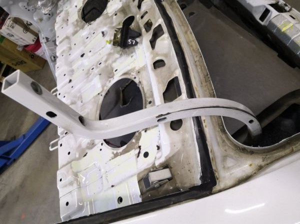 Петля багажника LIFAN SOLANO 620 LF481 2010 задняя левая (б/у)