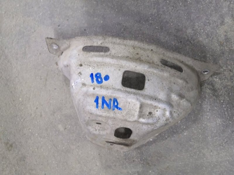 Тепловой экран TOYOTA COROLLA E150 1NR-FE 2012 (б/у)