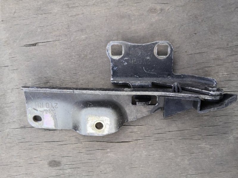 Петля капота NISSAN CEFIRO A33 1998 передняя правая (б/у)