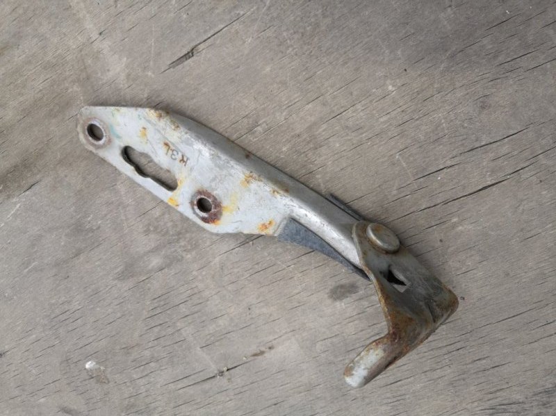 Петля капота HONDA CIVIC EK2 1995 передняя левая (б/у)