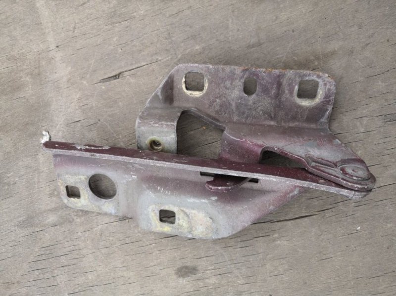 Петля капота NISSAN ALMERA B10 2006 передняя правая (б/у)
