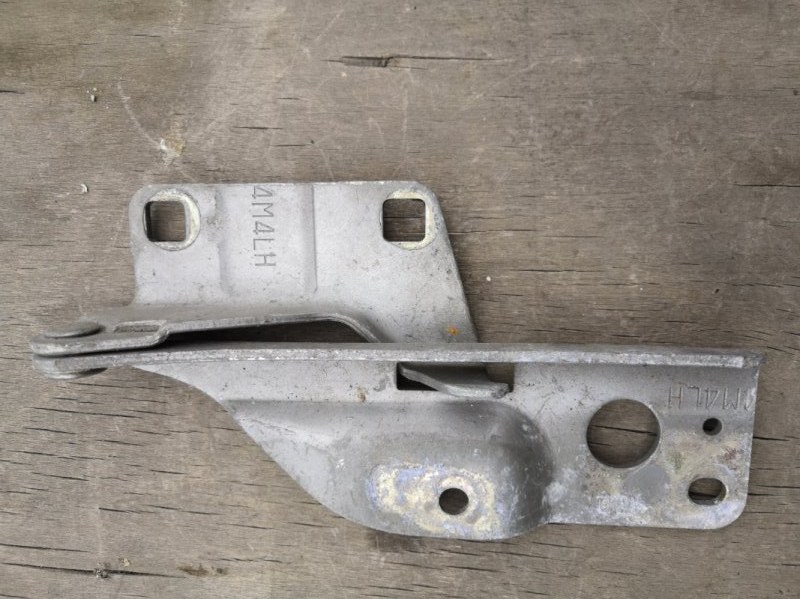 Петля капота NISSAN SUNNY FB15 1998 передняя левая (б/у)