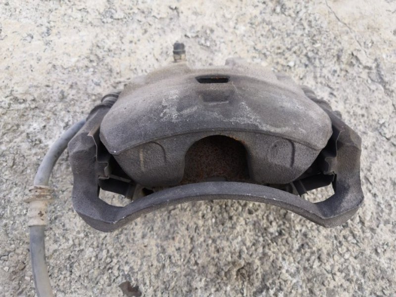 Суппорт NISSAN WINGROAD Y11 QG15-DE 1999 передний правый (б/у)