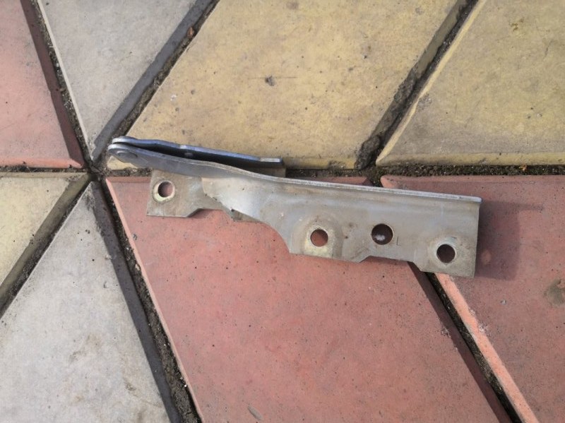 Петля капота CHERY FORA A21 A21 SQR484 2006 передняя левая (б/у)