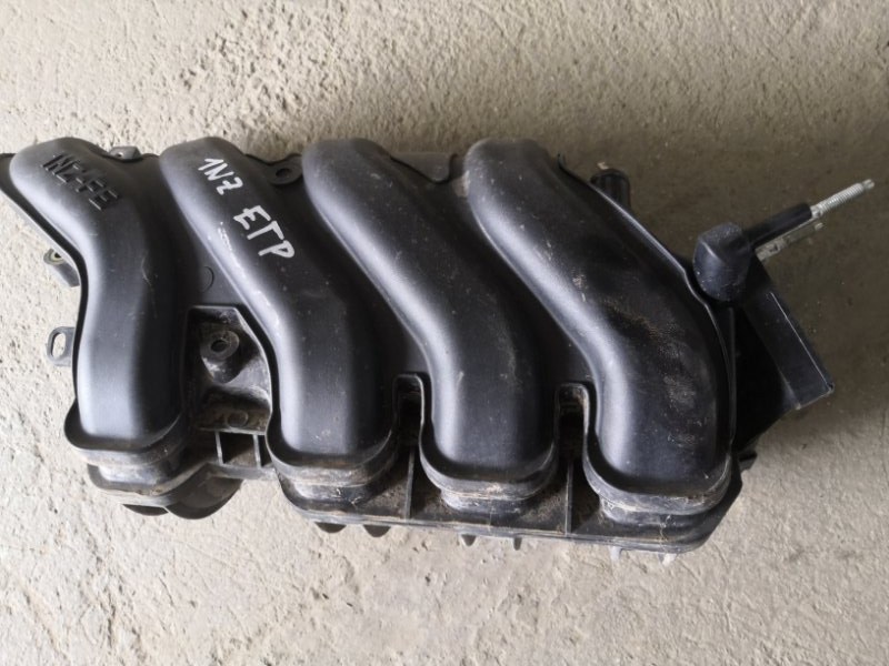 Коллектор впускной TOYOTA COROLLA E120 1NZ-FE 2000 (б/у)