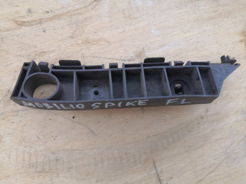 Крепление бампера HONDA MOBILIO SPIKE GK1 L15A 2002 переднее левое (б/у)