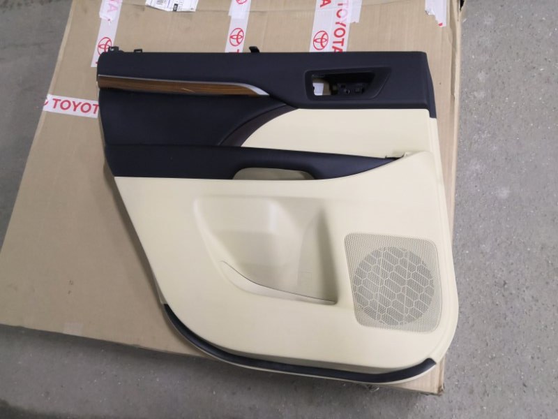 Обшивка двери TOYOTA HIGHLANDER XU70 2019 задняя левая (б/у)