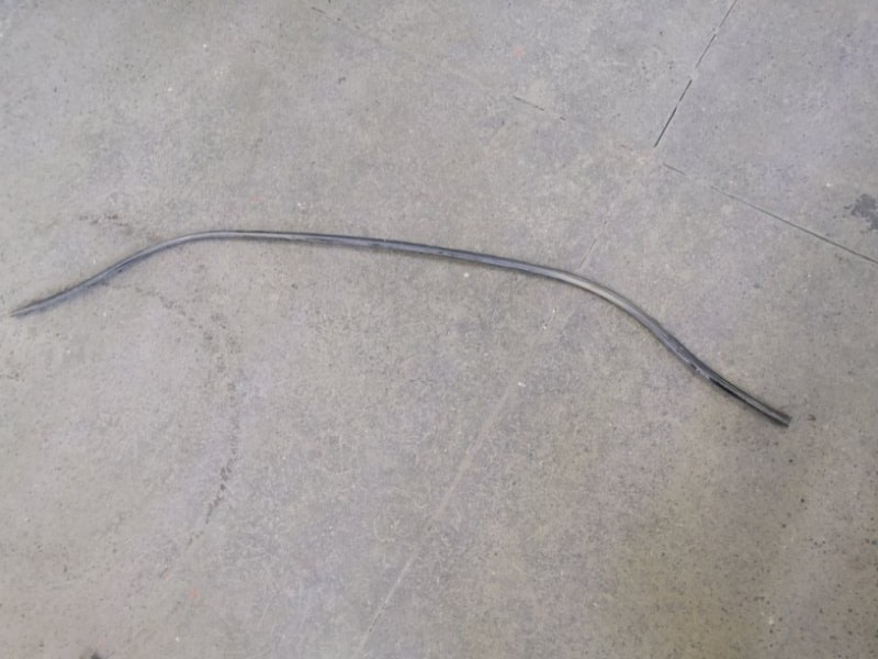 Молдинг лобового стекла FORD FOCUS 3 CB8 PNDA 2010 (б/у)