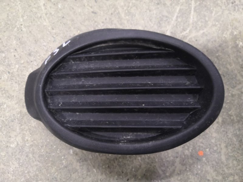 Заглушка бампера FORD FOCUS 3 CB8 PNDA 2010 левая (б/у)