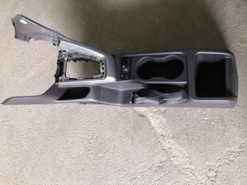 Подлокотник FORD FOCUS 3 CB8 PNDA 2010 (б/у)