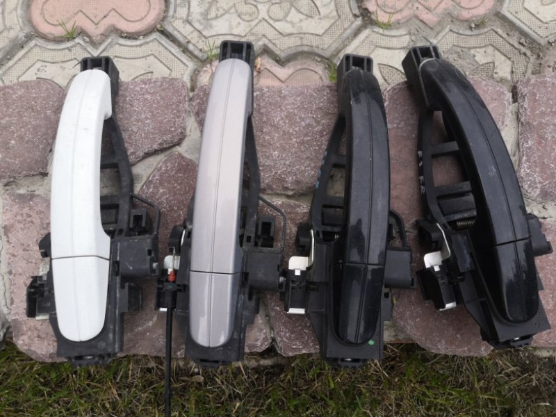 Ручка двери внешняя FORD FOCUS 3 CB8 2010 передняя правая (б/у)