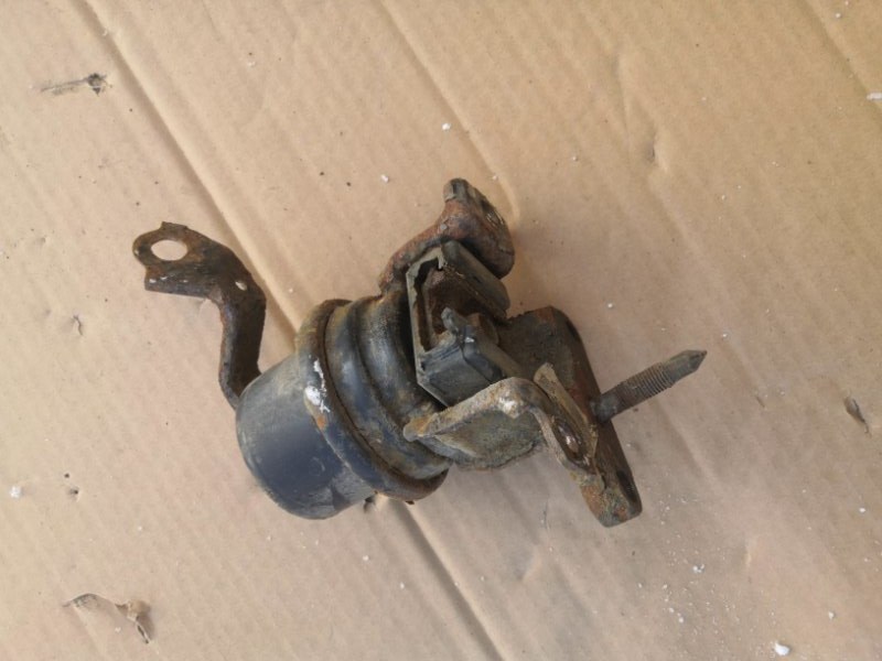 Подушка двигателя TOYOTA RAV4 XA10 3S FE 1995 (б/у)