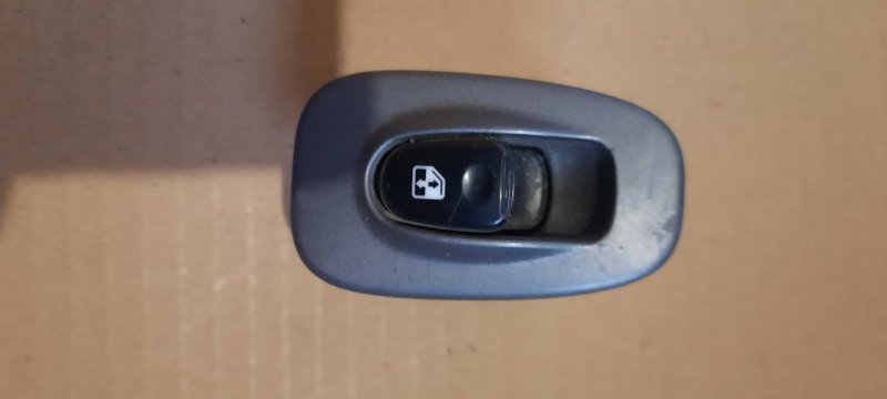 Кнопка стеклоподъемника Hyundai Accent LC G4EC 1999 задняя правая (б/у)