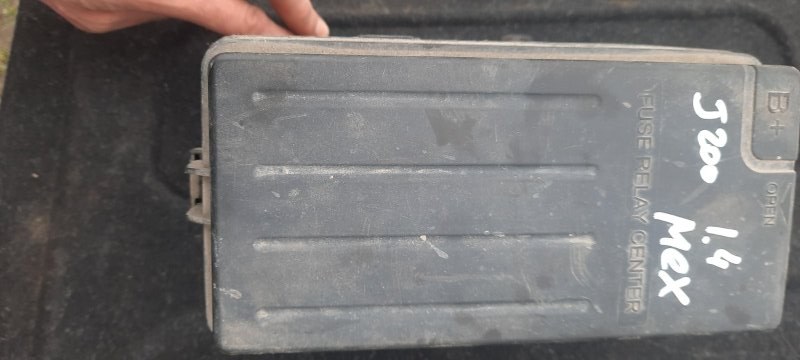 Блок предохранителей CHEVROLET LACETTI J200 F14B3 2004 (б/у)