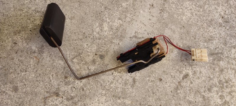 Датчик уровня топлива TOYOTA AVENSIS T250 1AZ-FSE 2003 (б/у)