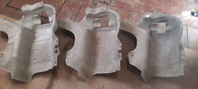 Тепловой экран FORD FOCUS 3 CB4 задний (б/у)