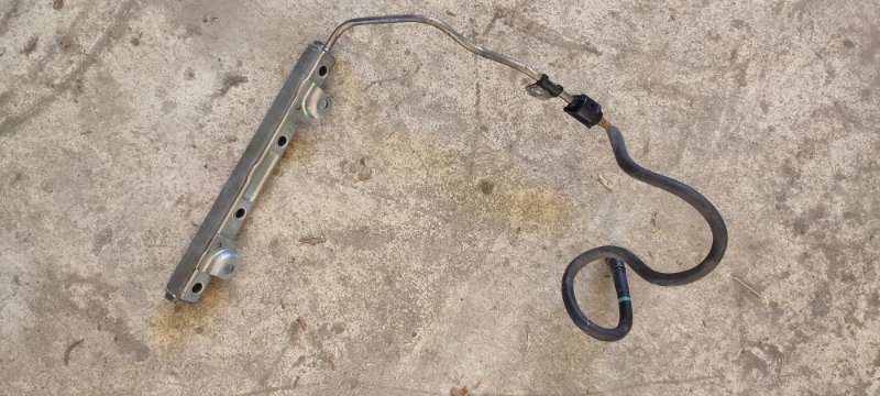 Топливная рампа TOYOTA COROLLA E150 1ZR-FE 2006 (б/у)