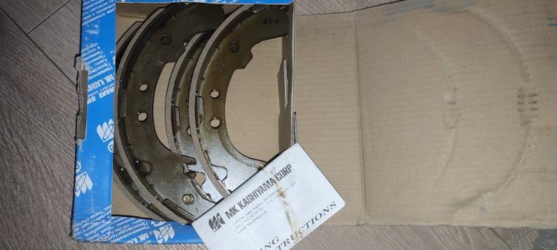 Тормозные колодки TOYOTA IPSUM SXM10 3S FE 1996 заднее (б/у)