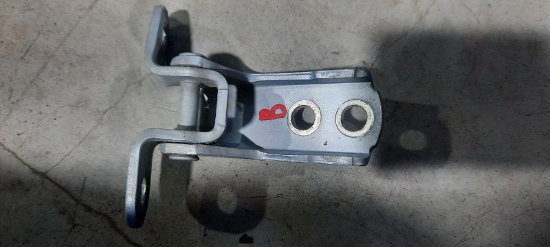 Петля двери TOYOTA COROLLA E150 1ZR-FE 2006 передняя правая (б/у)