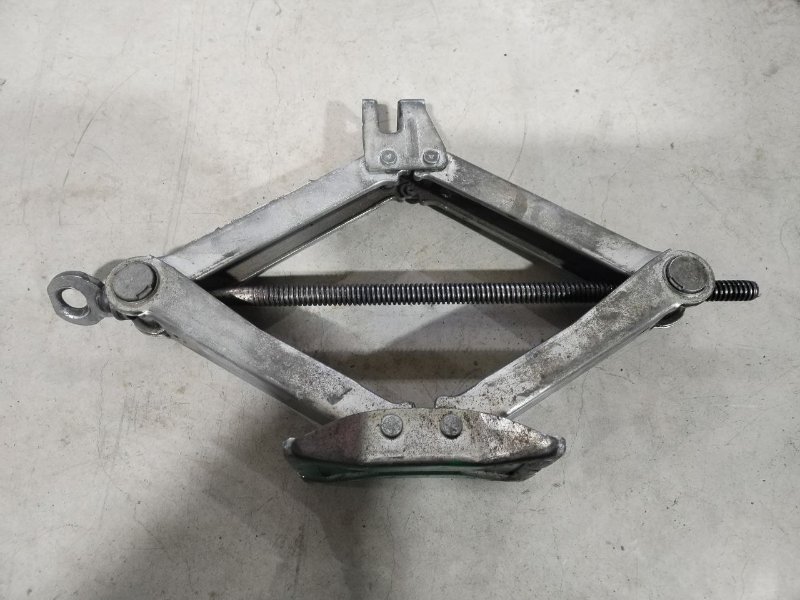 Домкрат TOYOTA COROLLA E150 1ZR-FE 2006 (б/у)