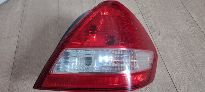 Фонарь задний NISSAN TIIDA C11 HR16 2004 правый (б/у)