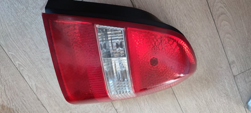 Фонарь задний NISSAN PRIMERA P12 QG18DE 2000 задний правый (б/у)