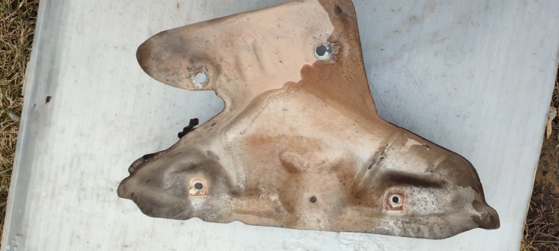 Тепловой экран NISSAN TIIDA C11 HR16 2004 (б/у)