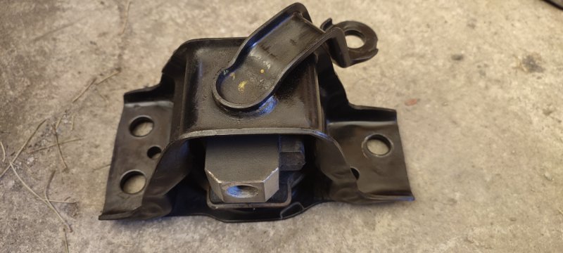 Подушка двигателя NISSAN TIIDA C11 HR16 2004 (б/у)